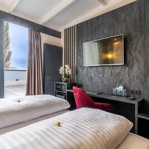 3* Hotell Plaza